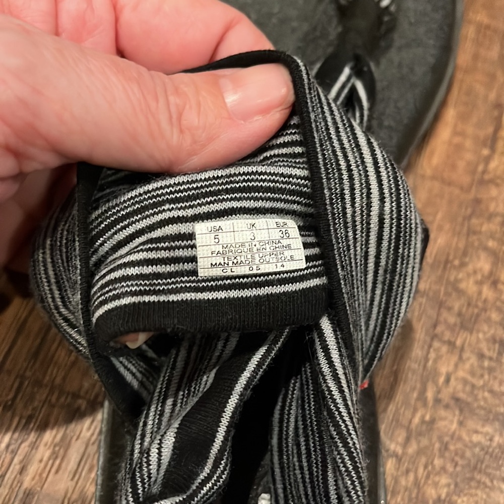 Sanuk Yoga Mat Striped Sling Flip Flop Thong Sandals Shoes Womens size 5 - Picture 3 of 6
